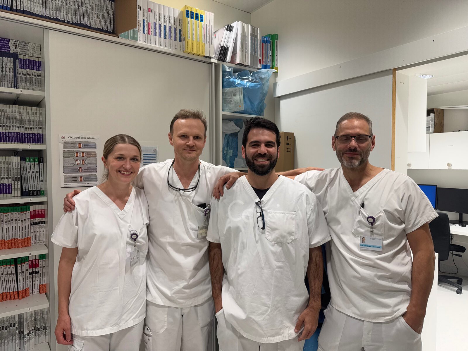 Equipe de hemodinâmica do Hospital Universitário da Basileia (CTO/CHIP PCI)
