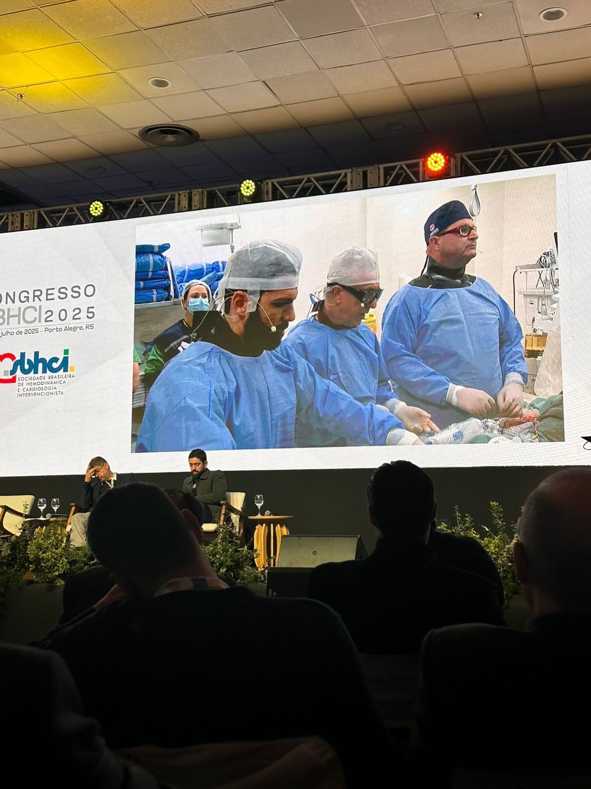 Procedimento estrutural transmitido ao vivo no Congresso SBHCI 2025